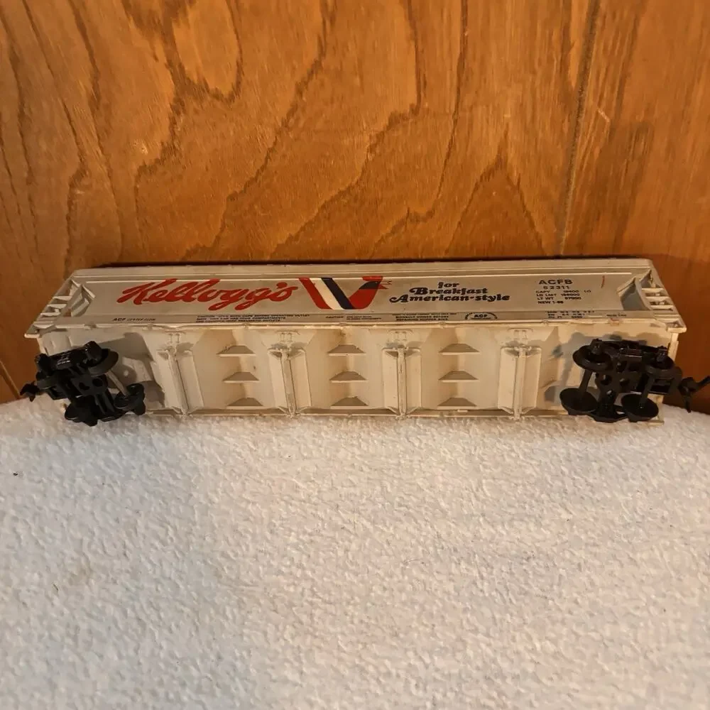 HO Scale Kellogg’s ACF Covered Hopper Freight Train Car Breakfast American Style